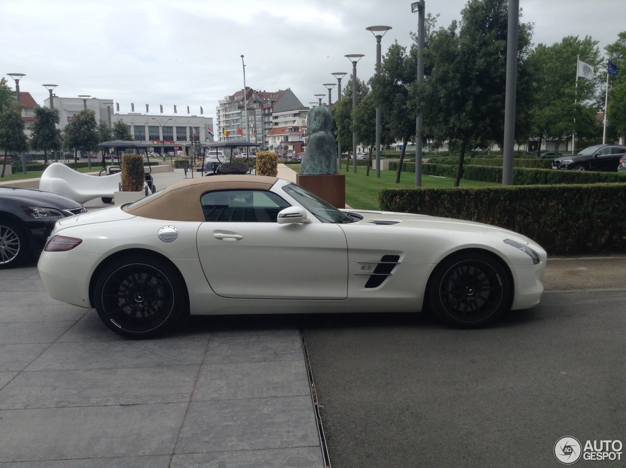 Mercedes-Benz SLS AMG Roadster