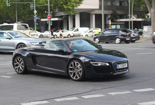 Audi R8 V10 Spyder 2013