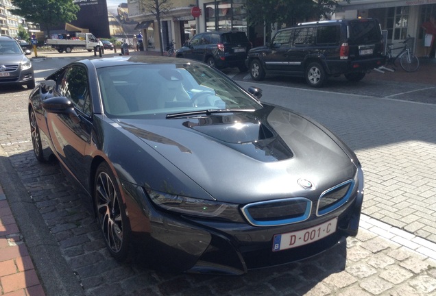 BMW i8