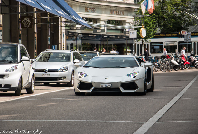 Lamborghini Aventador LP700-4