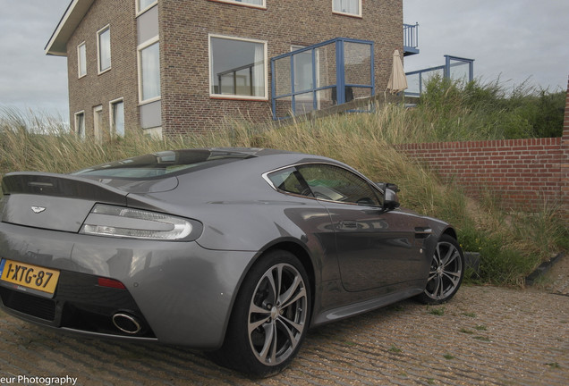 Aston Martin V12 Vantage