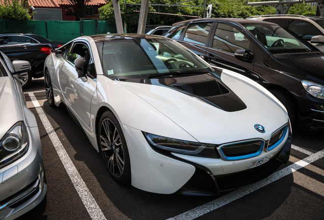 BMW i8