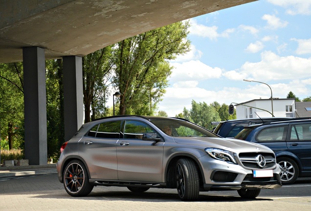 Mercedes-Benz GLA 45 AMG X156