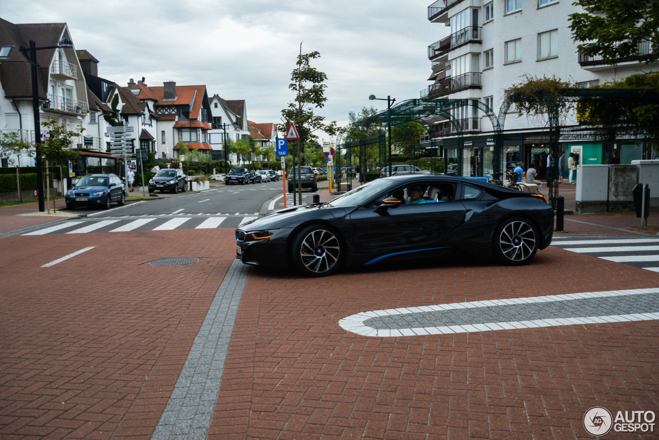 BMW i8