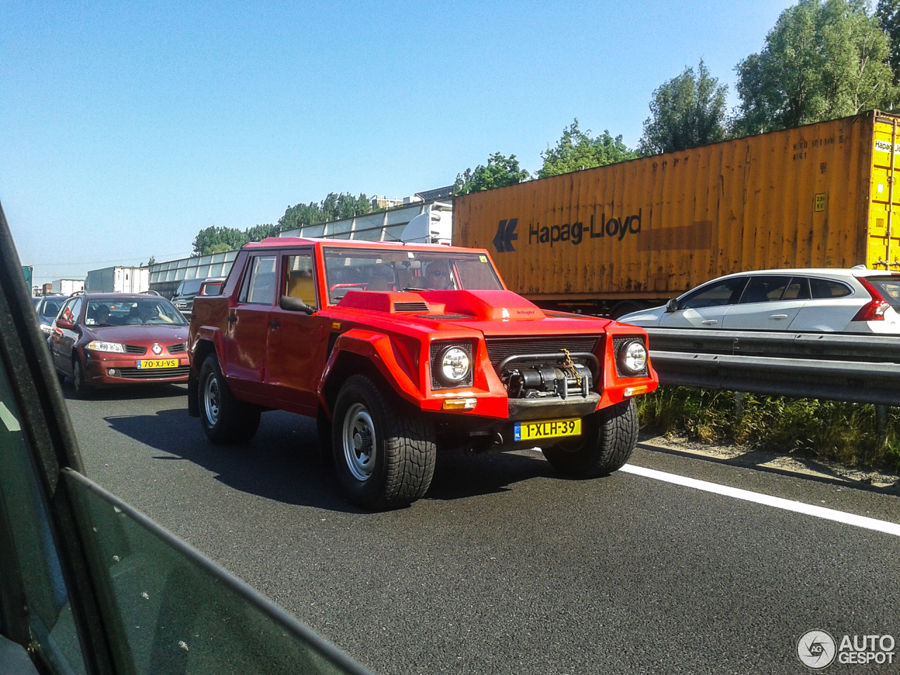 Lamborghini LM002