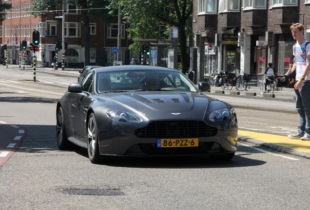 Aston Martin V12 Vantage