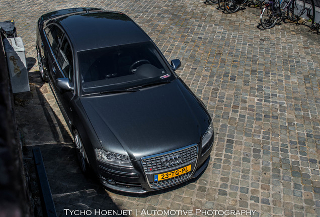 Audi S8 D3