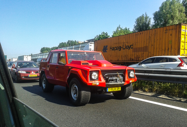 Lamborghini LM002