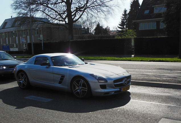 Mercedes-Benz SLS AMG