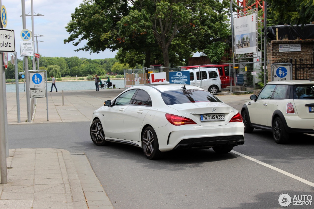 Mercedes-Benz CLA 45 AMG C117