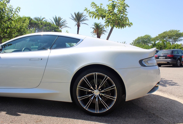 Aston Martin DB9 2013