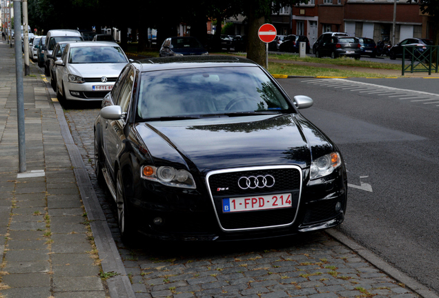 Audi RS4 Sedan