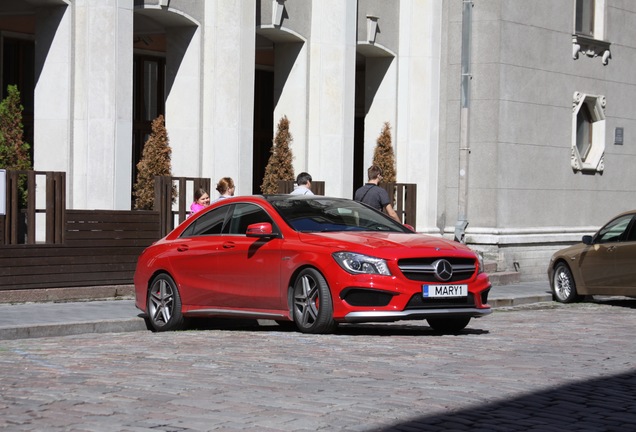 Mercedes-Benz CLA 45 AMG C117