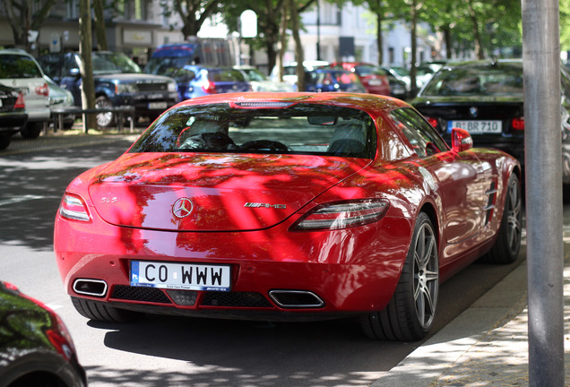 Mercedes-Benz SLS AMG