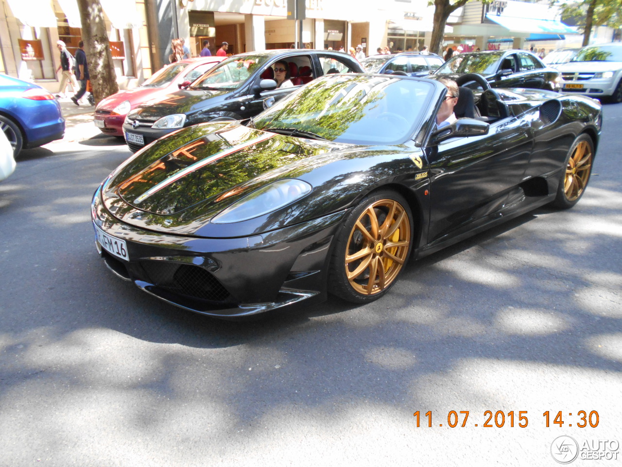 Ferrari Scuderia Spider 16M