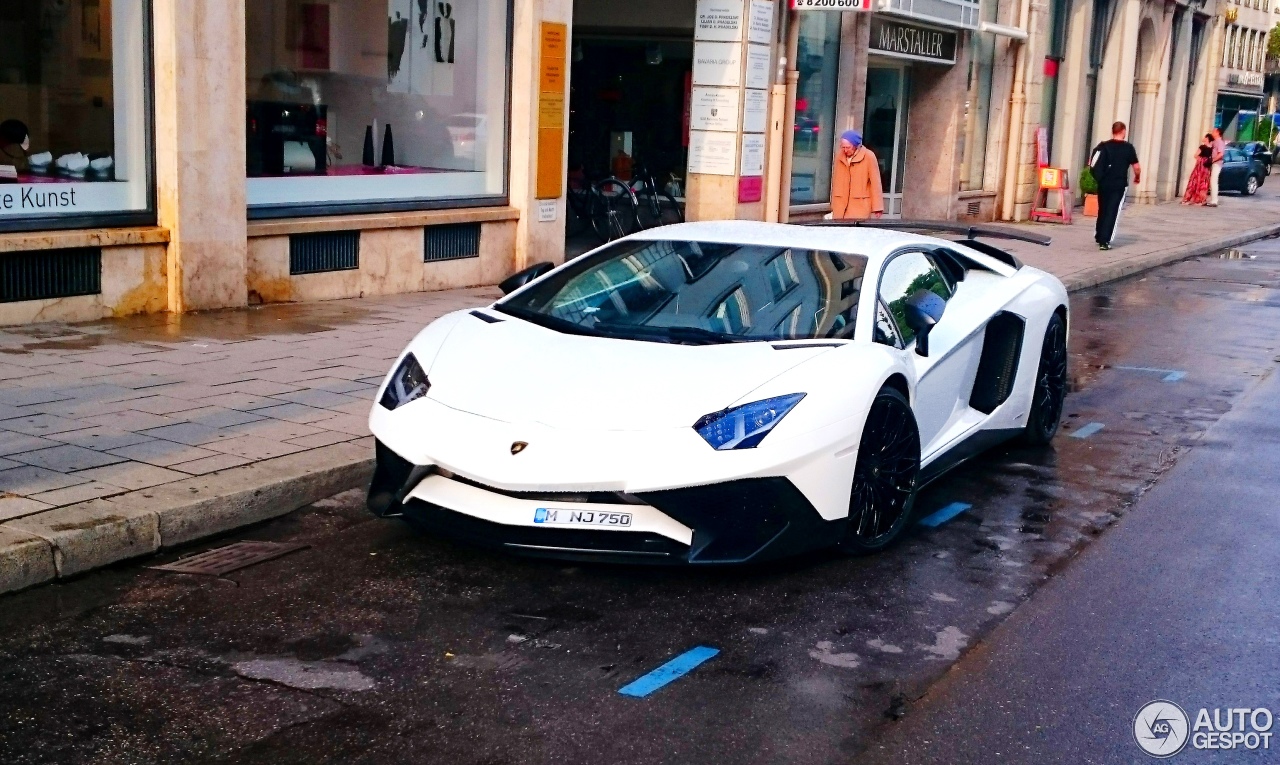 Lamborghini Aventador LP750-4 SuperVeloce