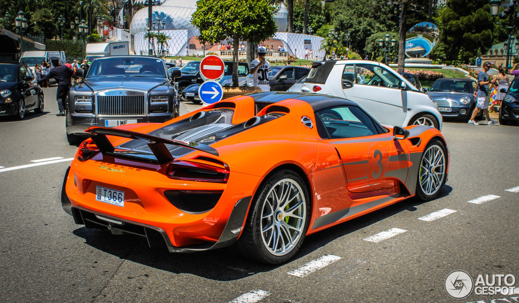 Porsche 918 Spyder Weissach Package