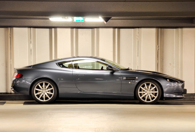 Aston Martin DB9