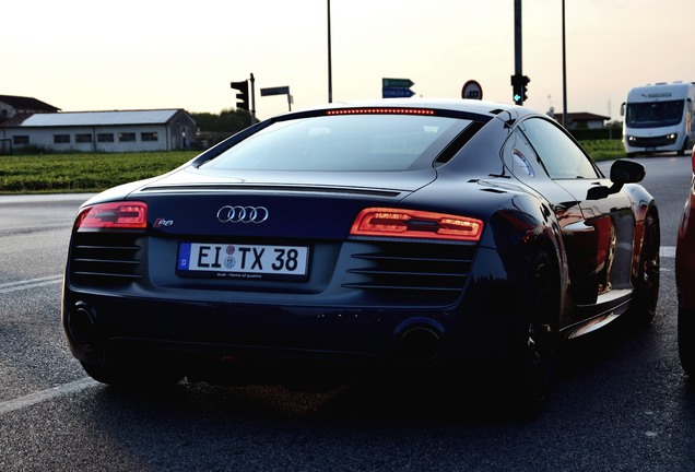 Audi R8 V10 Plus 2013