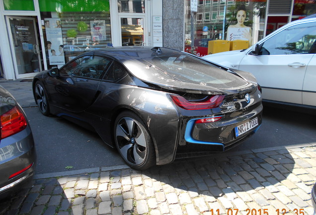 BMW i8