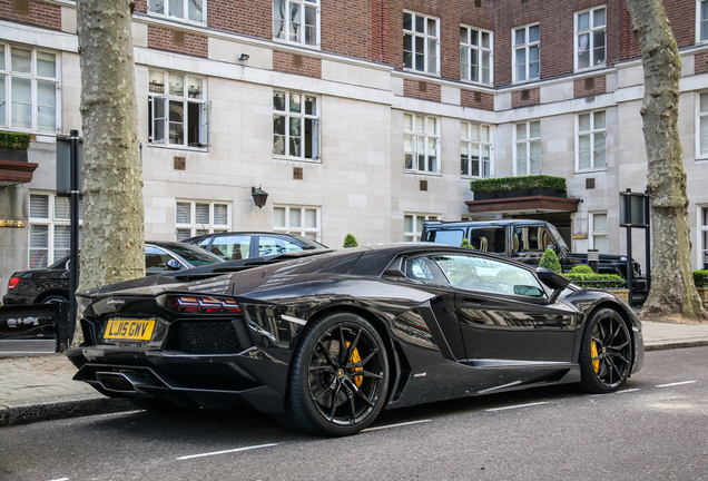 Lamborghini Aventador LP700-4