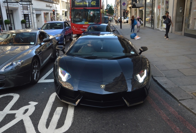 Lamborghini Aventador LP700-4