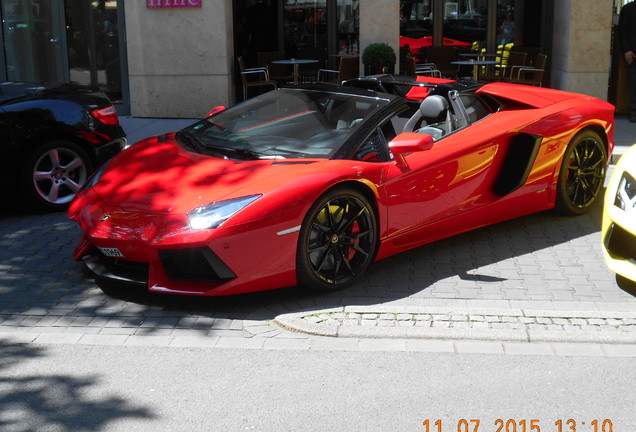 Lamborghini Aventador LP700-4 Roadster