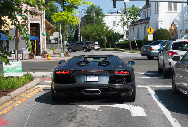 Lamborghini Aventador LP700-4 Roadster