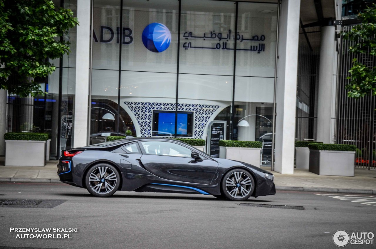 BMW i8