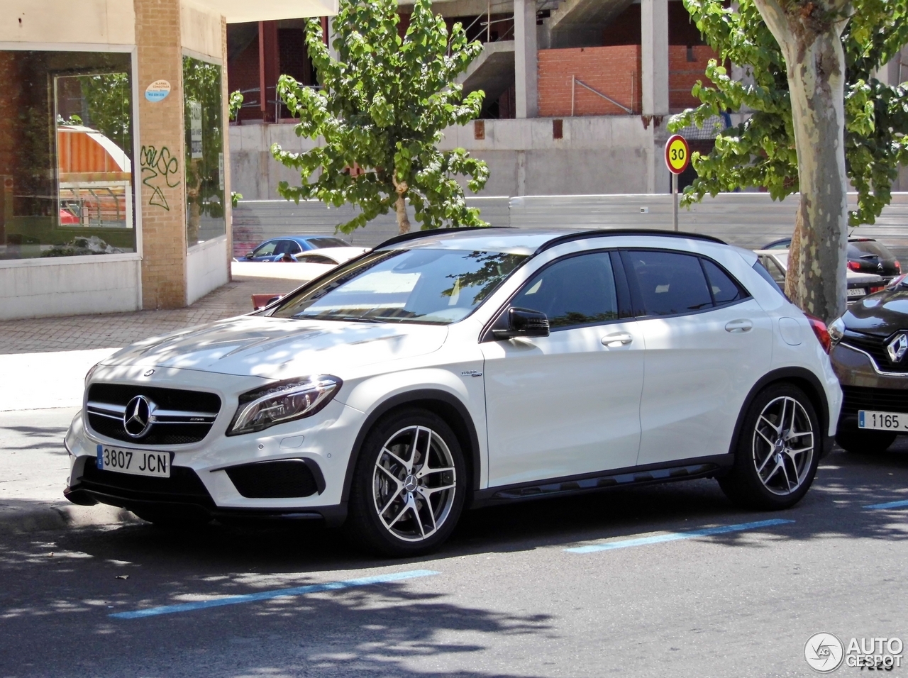 Mercedes-Benz GLA 45 AMG X156