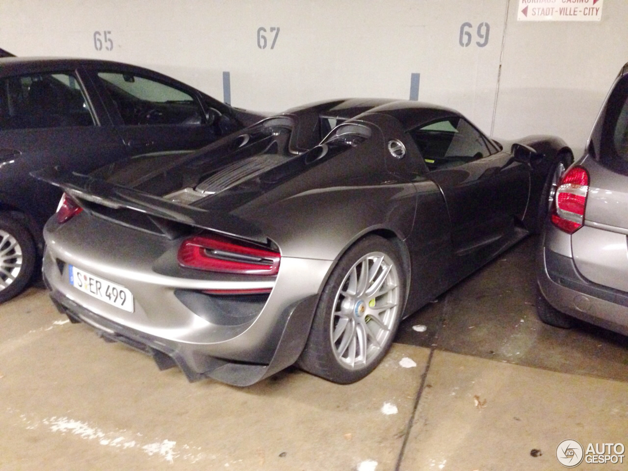 Porsche 918 Spyder Weissach Package