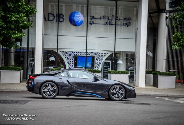 BMW i8