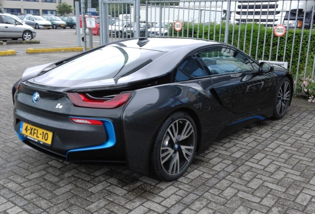 BMW i8