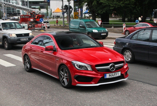 Mercedes-Benz CLA 45 AMG C117