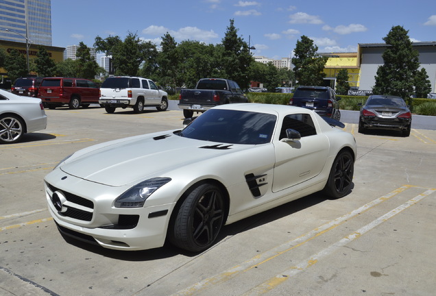 Mercedes-Benz SLS AMG