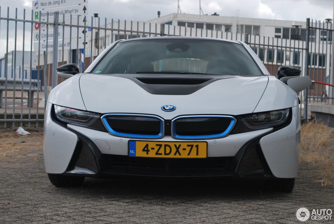 BMW i8