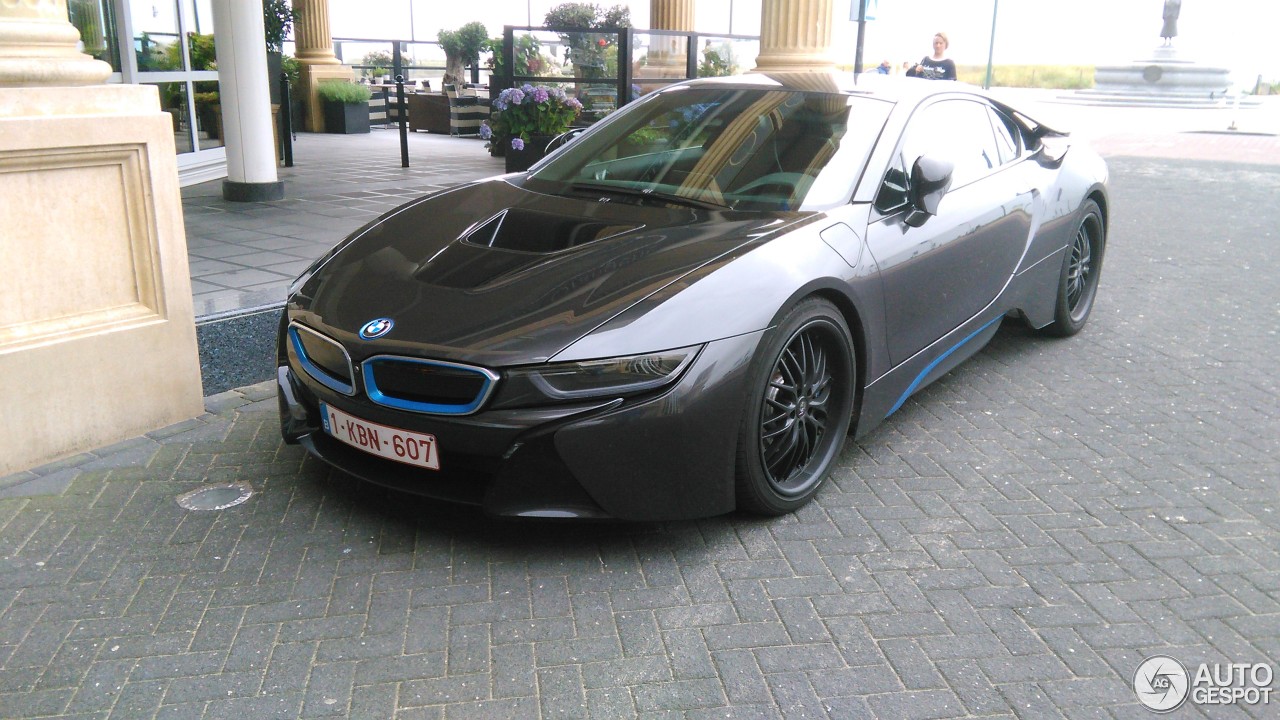 BMW i8