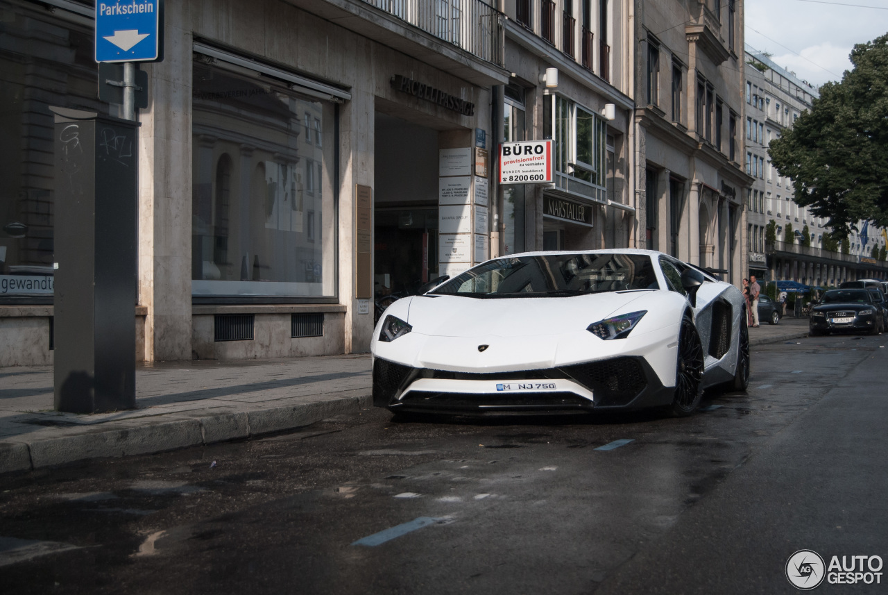 Lamborghini Aventador LP750-4 SuperVeloce