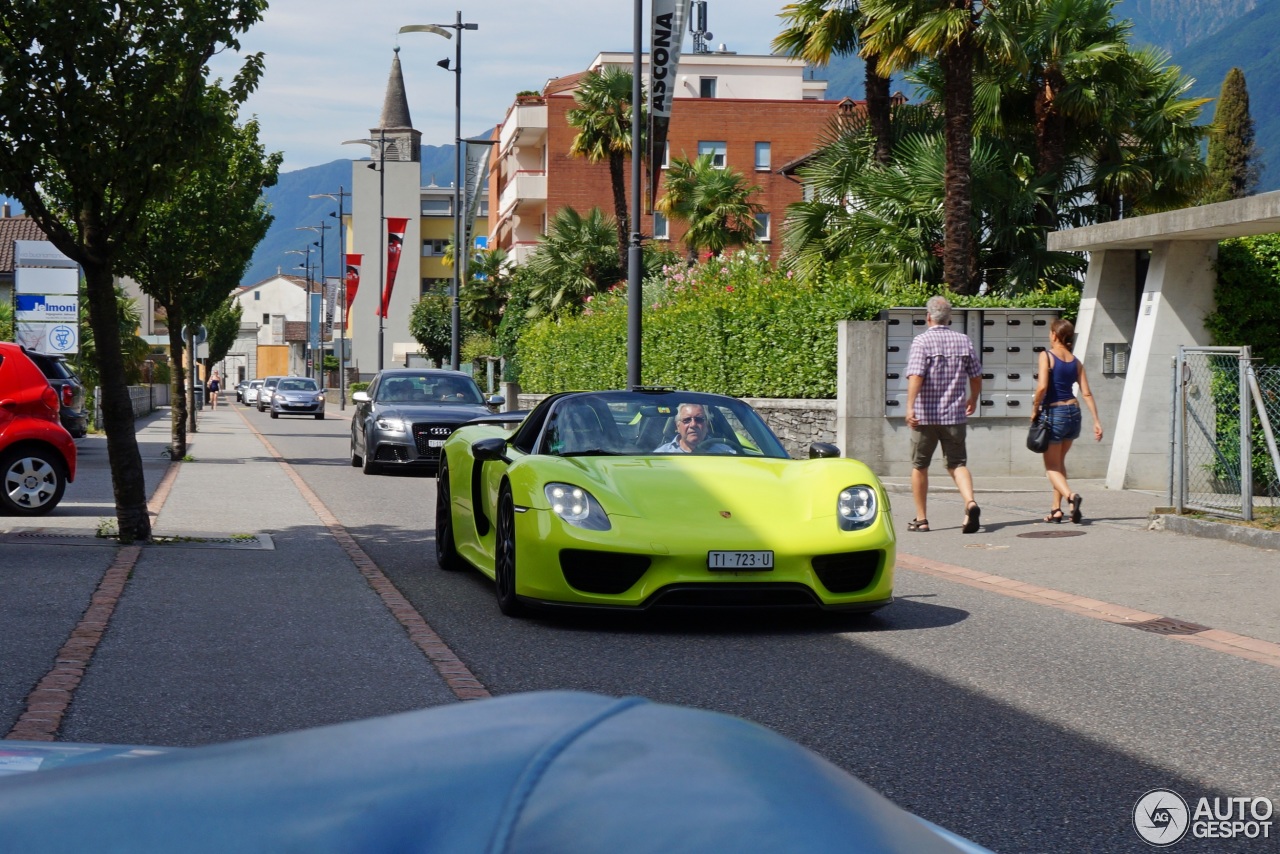 Porsche 918 Spyder Weissach Package