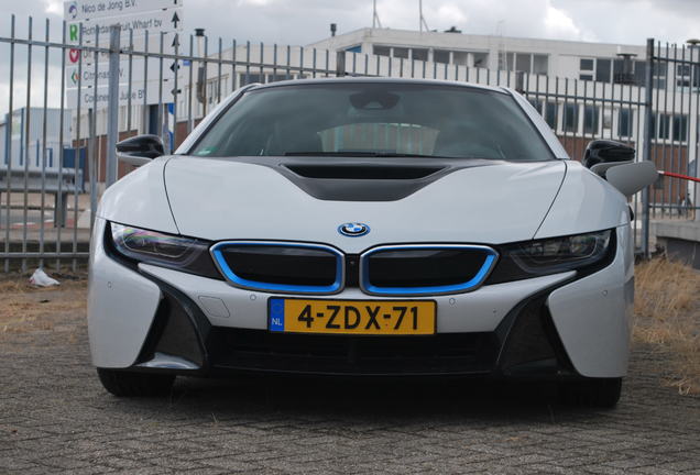 BMW i8