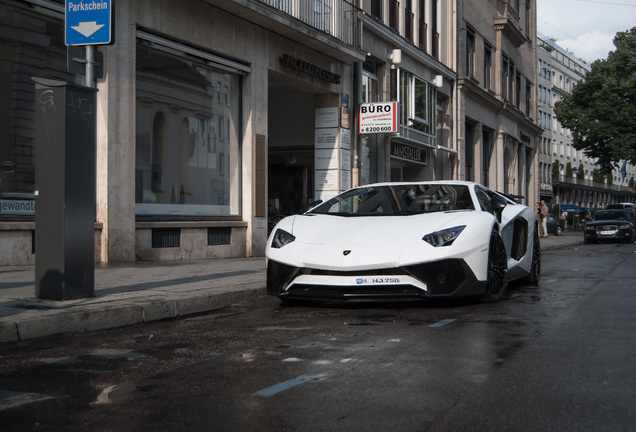 Lamborghini Aventador LP750-4 SuperVeloce