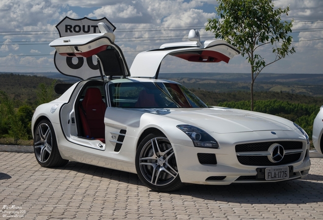 Mercedes-Benz SLS AMG