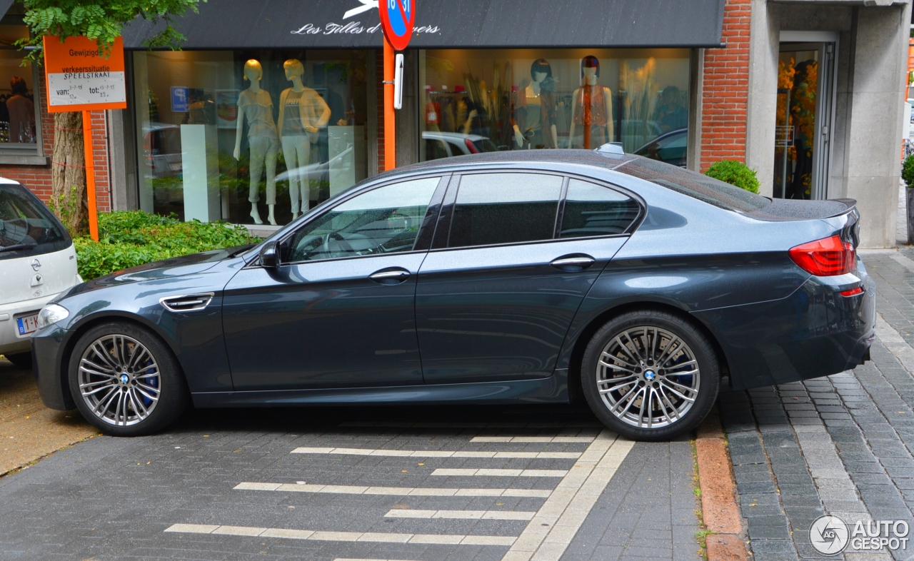 BMW M5 F10 2011