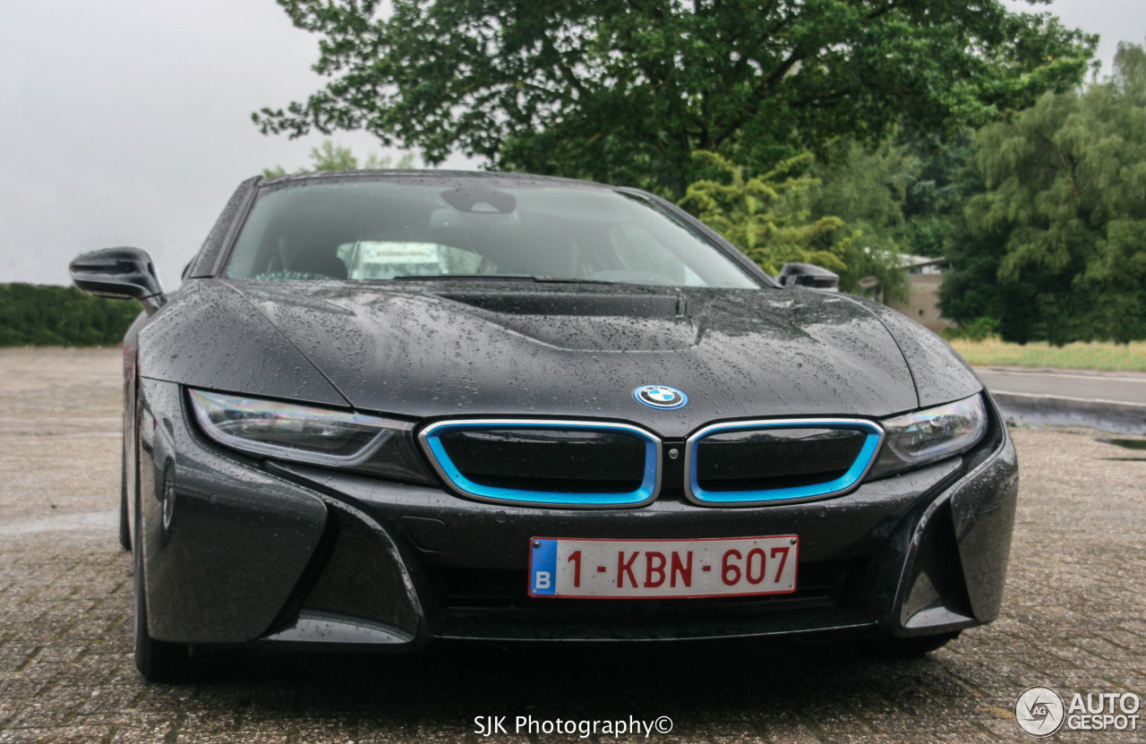 BMW i8