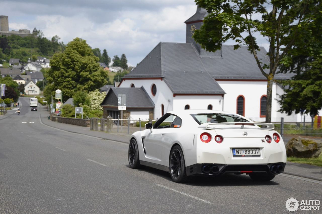 Nissan GT-R 2012