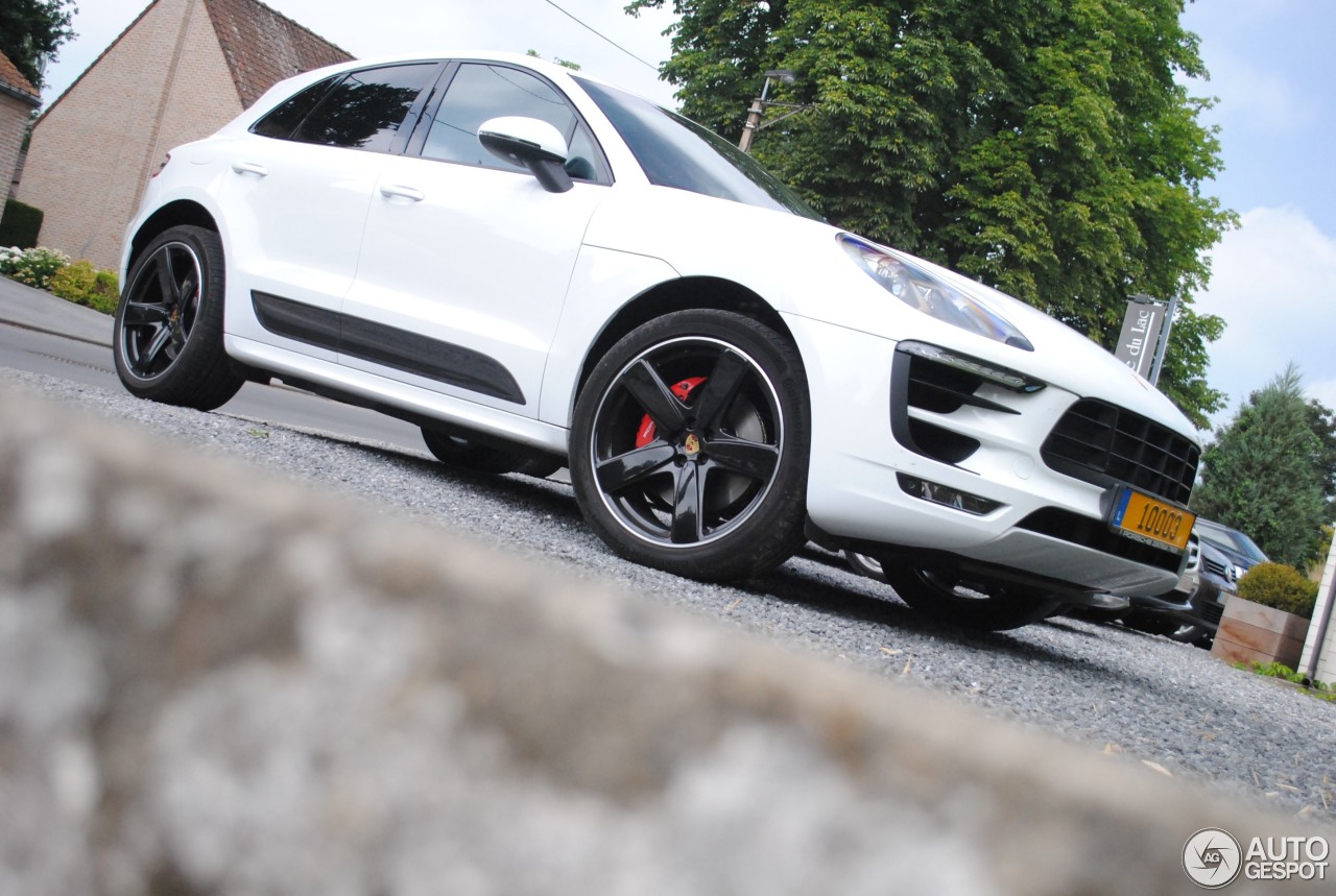 Porsche 95B Macan Turbo