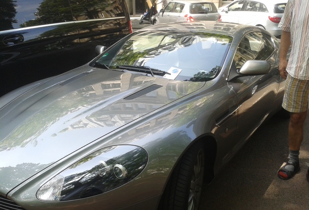 Aston Martin DB9