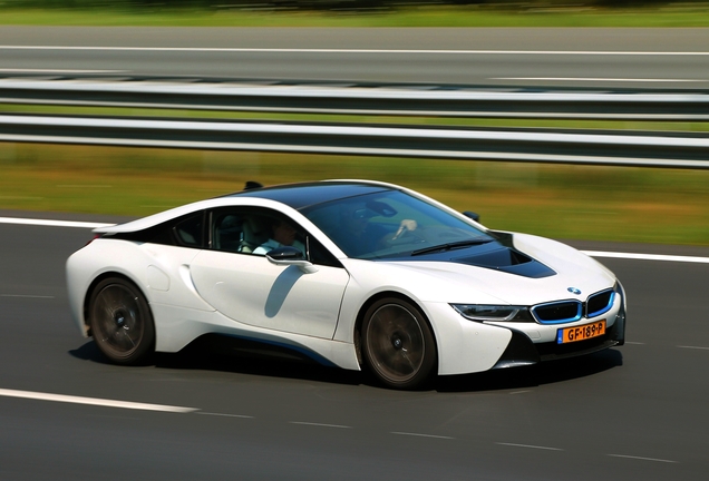 BMW i8