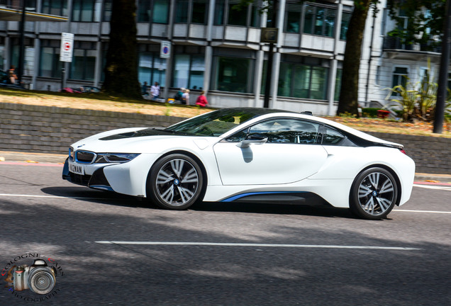 BMW i8