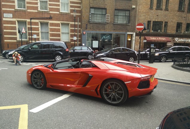 Lamborghini Aventador LP700-4 Roadster